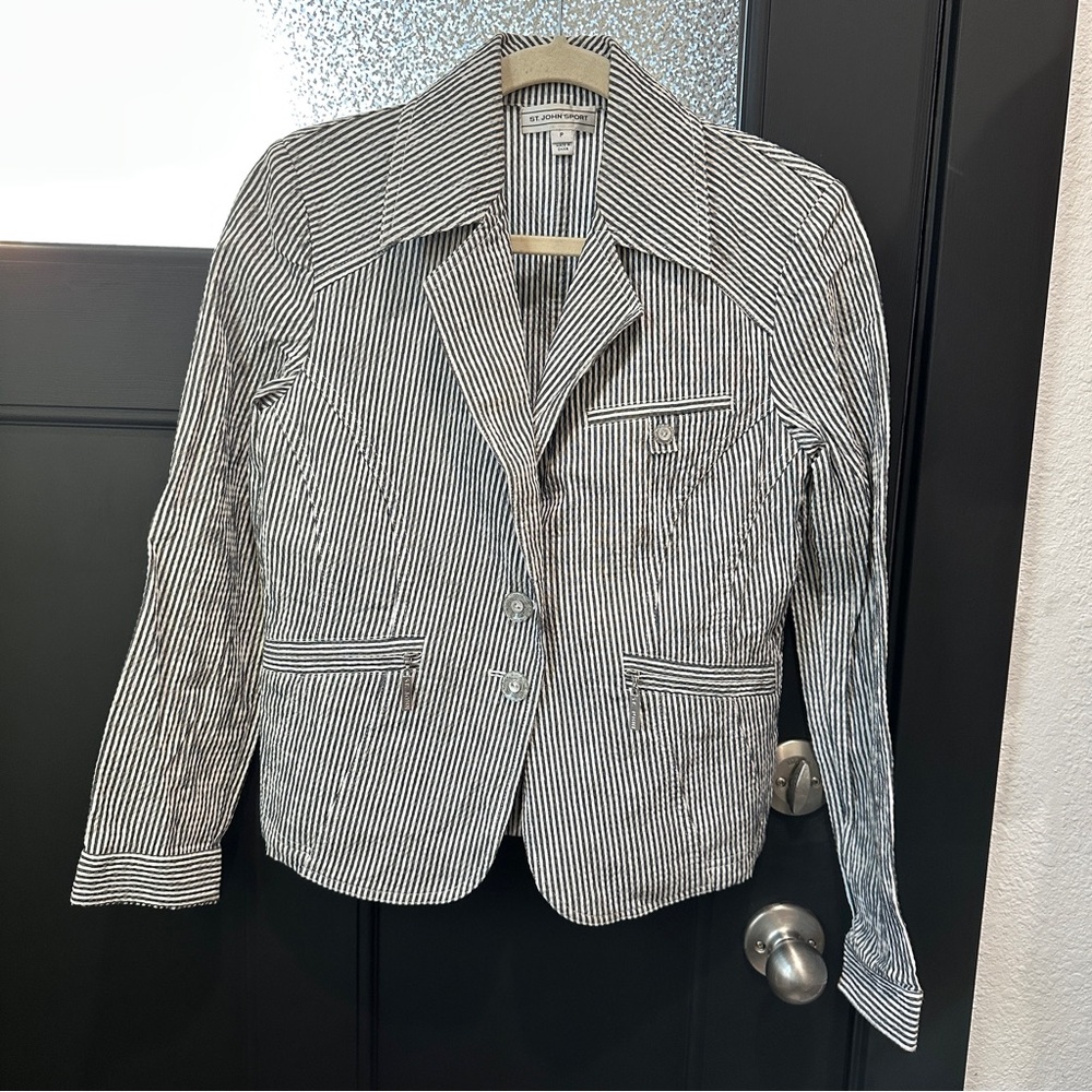 St. John Black and White Striped Seersucker Blazer Size P